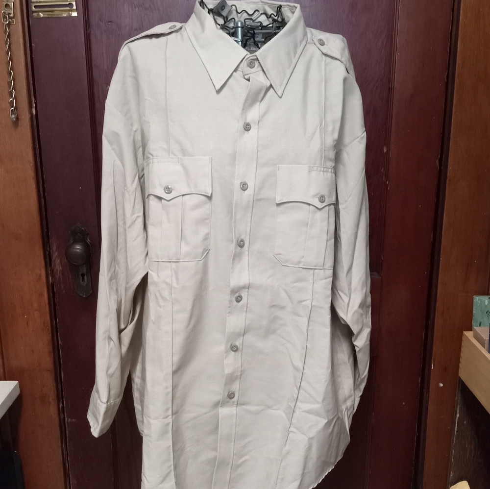 Riverside tan long sleeve work shirt 2 pockets neck size 19.5